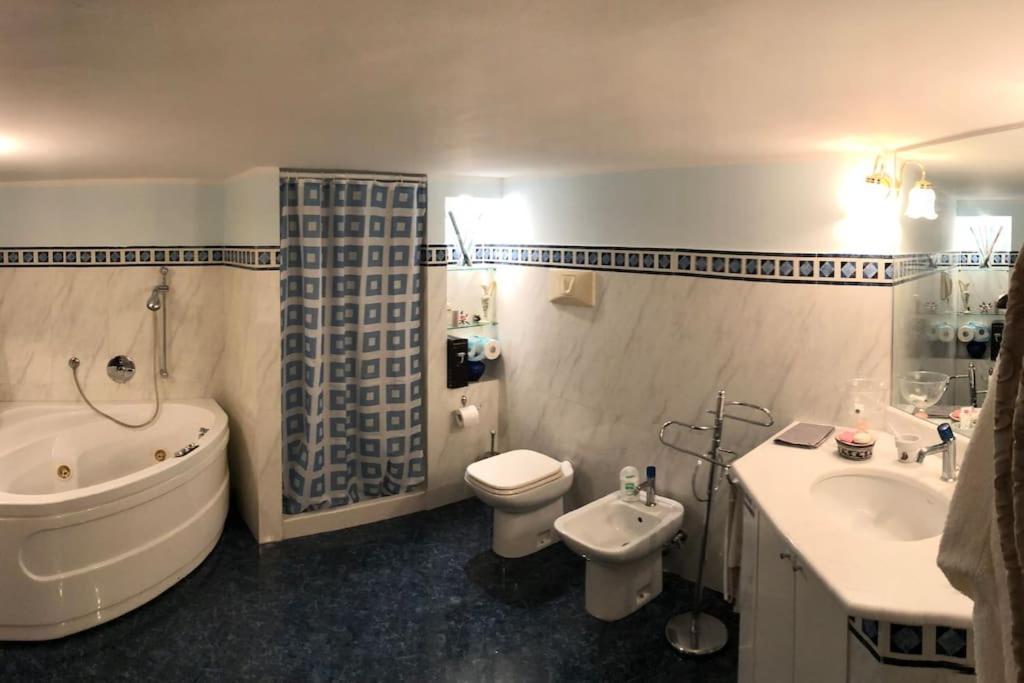 The Trip House - Between The Center And The Sea - Free Wifi And Jacuzzi Catania-Fontanarossai nemzetközi repülőtér Kültér fotó